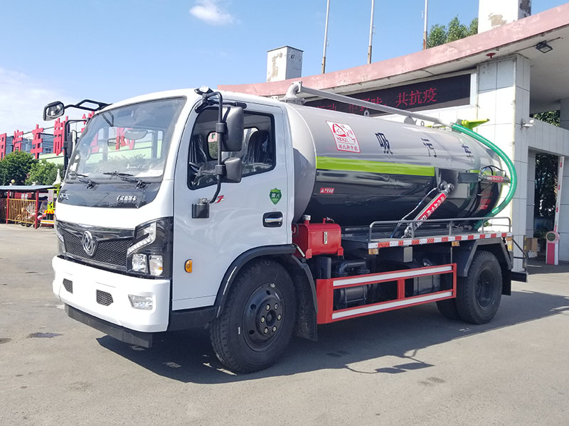 東風D7  7方  吸汙車