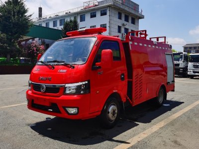 東風途逸    1噸     水（shuǐ）罐消防（fáng）車