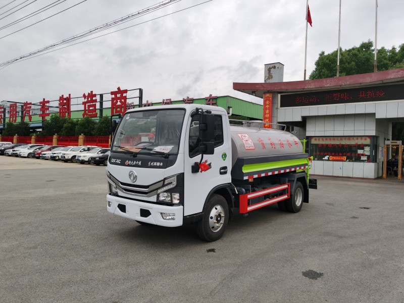 東風多利（lì）卡   5噸  灑水車